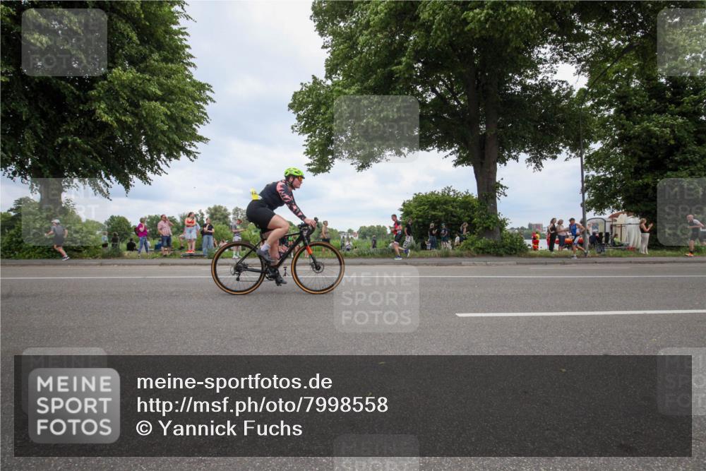 15.06.2025 - 7 Türme Triathlon Yannick Fuchs http://msf.ph/oto/7998558 15.06.2025 13:58:07 Radfahren 444, 491 meine-sportfotos.de