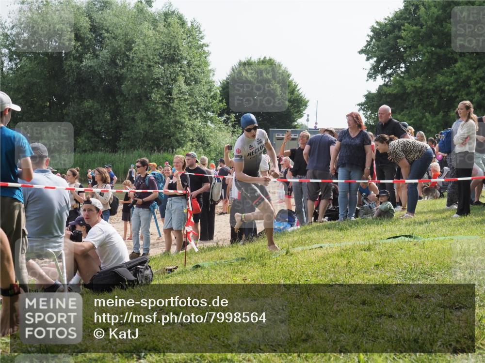 15.06.2025 - 27. Vierlanden-Triathlon KatJ http://msf.ph/oto/7998564 15.06.2025 09:56:09 Schwimmen 268, 277, 285, 310, 312, 349, 357 meine-sportfotos.de