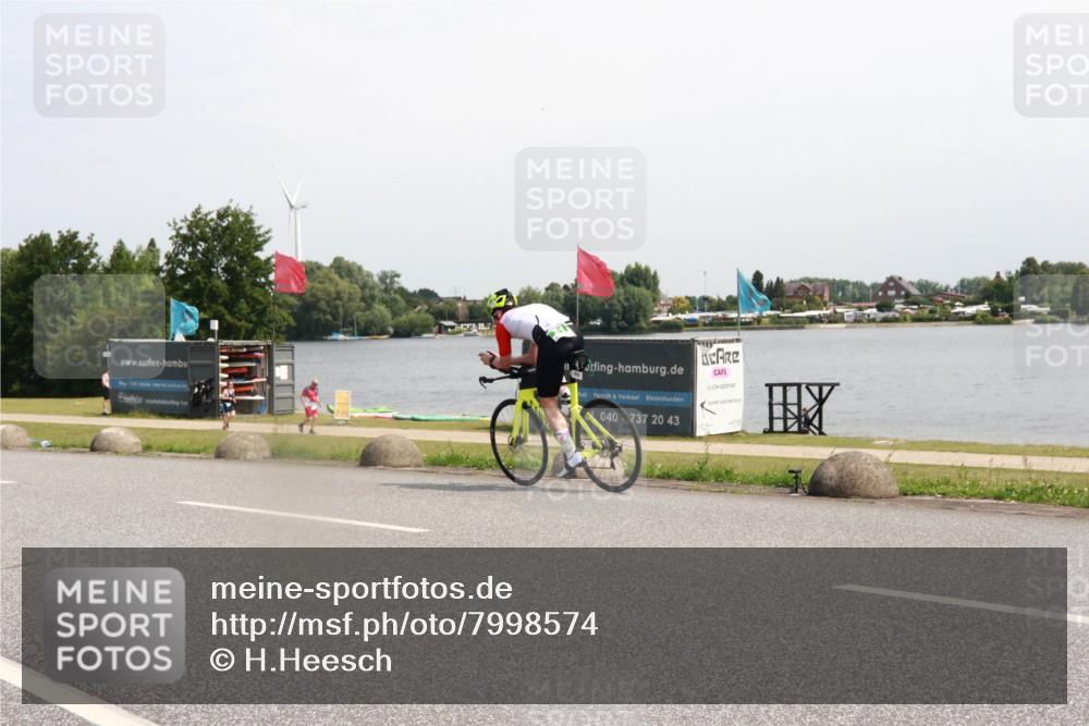 21.06.2025 - 27. Vierlanden-Triathlon H.Heesch http://msf.ph/oto/7998574 15.06.2025 11:37:05 Radfahren 125 meine-sportfotos.de
