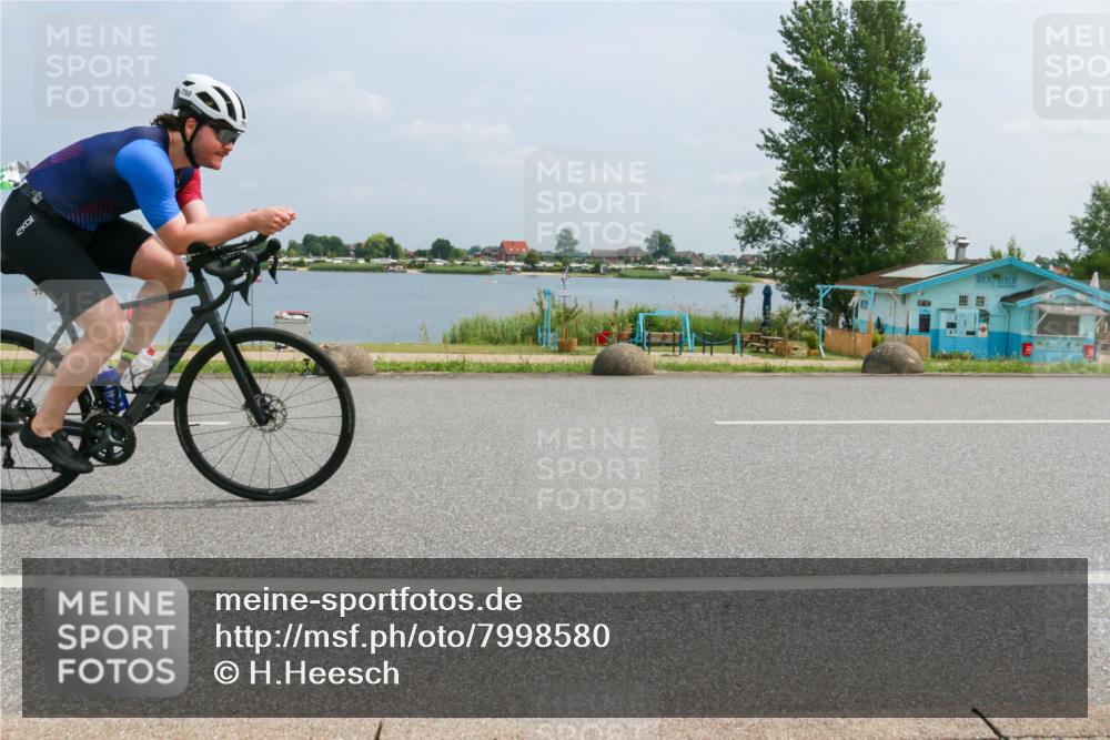 21.06.2025 - 27. Vierlanden-Triathlon H.Heesch http://msf.ph/oto/7998580 15.06.2025 12:31:16 Radfahren 750 meine-sportfotos.de