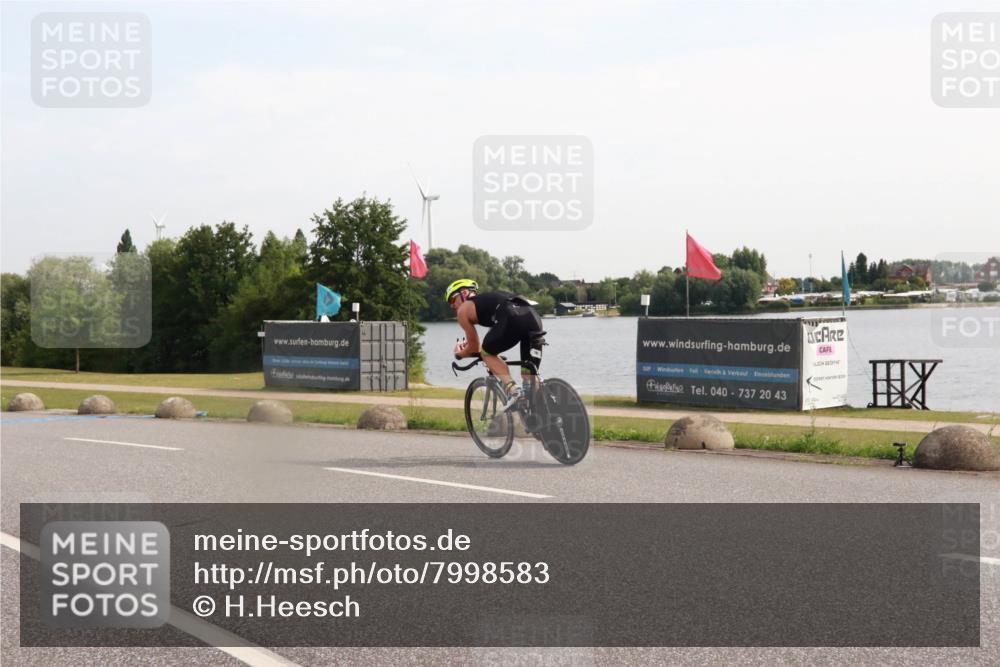 15.06.2025 - 27. Vierlanden-Triathlon H.Heesch http://msf.ph/oto/7998583 15.06.2025 09:52:07 Radfahren 129, 181 meine-sportfotos.de