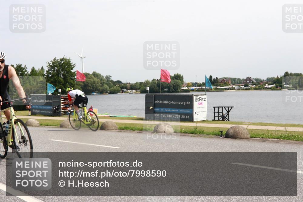 21.06.2025 - 27. Vierlanden-Triathlon H.Heesch http://msf.ph/oto/7998590 15.06.2025 11:37:05 Radfahren 125 meine-sportfotos.de