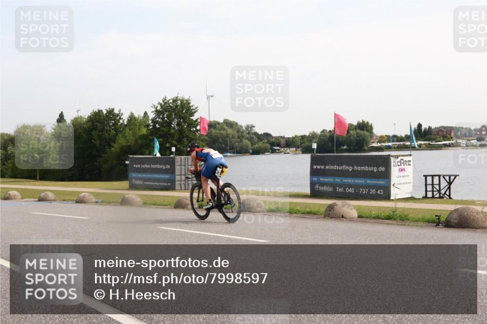 15.06.2025 - 27. Vierlanden-Triathlon H.Heesch http://msf.ph/oto/7998597 15.06.2025 09:52:16 Radfahren 226 meine-sportfotos.de