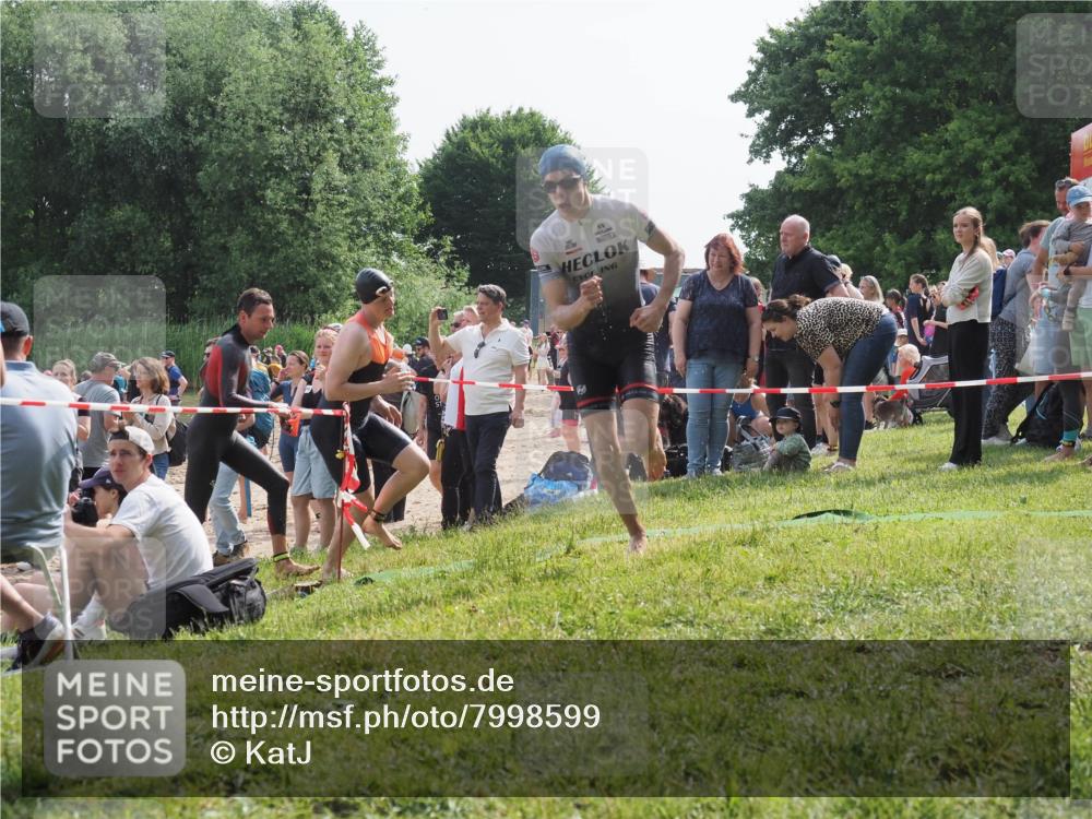 15.06.2025 - 27. Vierlanden-Triathlon KatJ http://msf.ph/oto/7998599 15.06.2025 09:56:10 Schwimmen 268, 277, 285, 310, 312, 315, 349, 357 meine-sportfotos.de