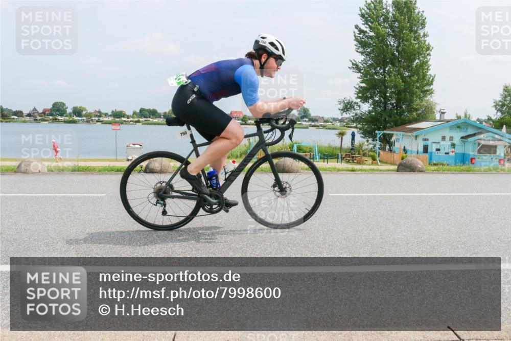 21.06.2025 - 27. Vierlanden-Triathlon H.Heesch http://msf.ph/oto/7998600 15.06.2025 12:31:17 Radfahren 750 meine-sportfotos.de