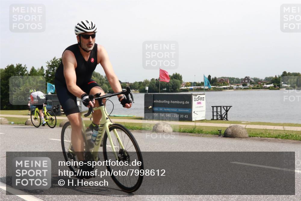 21.06.2025 - 27. Vierlanden-Triathlon H.Heesch http://msf.ph/oto/7998612 15.06.2025 11:37:05 Radfahren 125 meine-sportfotos.de