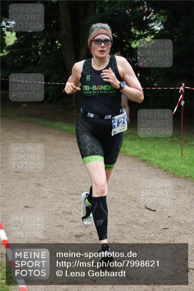 21.06.2025 - 27. Vierlanden-Triathlon Lena Gebhardt http://msf.ph/oto/7998621 15.06.2025 13:57:05 Laufen 3, 3, 20 meine-sportfotos.de