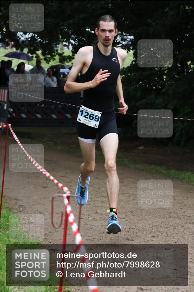21.06.2025 - 27. Vierlanden-Triathlon Lena Gebhardt http://msf.ph/oto/7998628 15.06.2025 13:57:11 Laufen 2025, 1269 meine-sportfotos.de