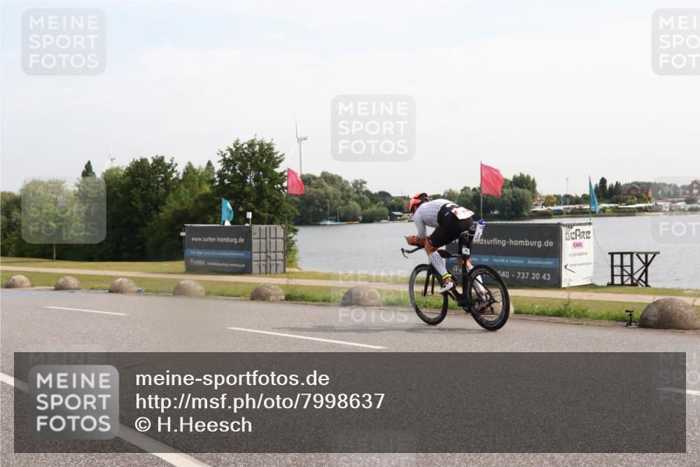 15.06.2025 - 27. Vierlanden-Triathlon H.Heesch http://msf.ph/oto/7998637 15.06.2025 09:52:32 Radfahren 182 meine-sportfotos.de