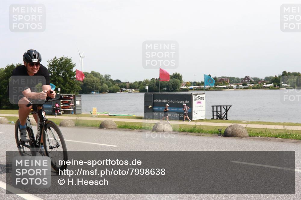21.06.2025 - 27. Vierlanden-Triathlon H.Heesch http://msf.ph/oto/7998638 15.06.2025 11:37:22 Radfahren 741 meine-sportfotos.de