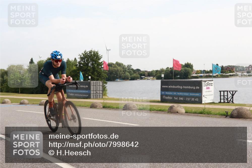 15.06.2025 - 27. Vierlanden-Triathlon H.Heesch http://msf.ph/oto/7998642 15.06.2025 09:52:38 Radfahren 21, 182 meine-sportfotos.de