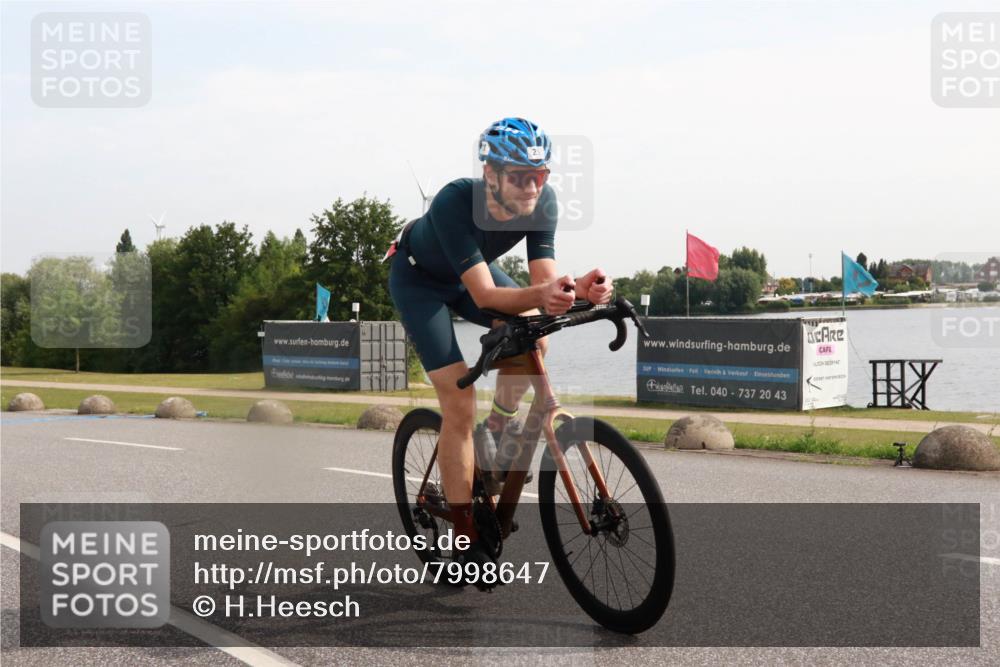 15.06.2025 - 27. Vierlanden-Triathlon H.Heesch http://msf.ph/oto/7998647 15.06.2025 09:52:38 Radfahren 21, 182 meine-sportfotos.de
