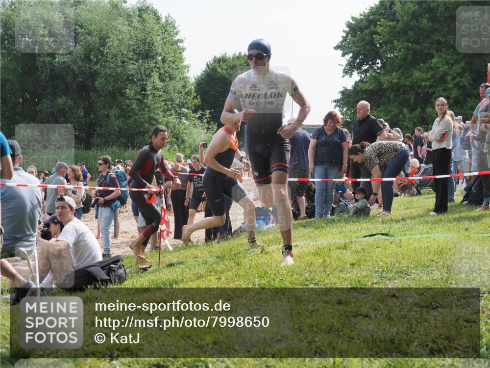 15.06.2025 - 27. Vierlanden-Triathlon KatJ http://msf.ph/oto/7998650 15.06.2025 09:56:10 Schwimmen 268, 277, 285, 310, 312, 315, 349, 357 meine-sportfotos.de