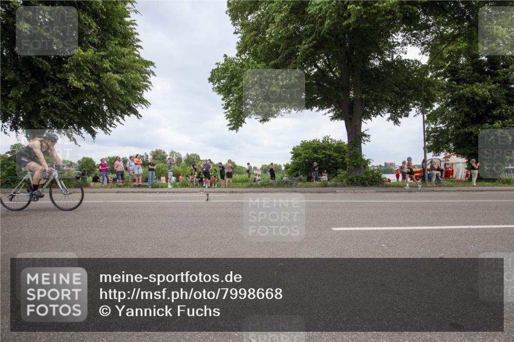 15.06.2025 - 7 Türme Triathlon Yannick Fuchs http://msf.ph/oto/7998668 15.06.2025 14:00:20 Radfahren 405 meine-sportfotos.de