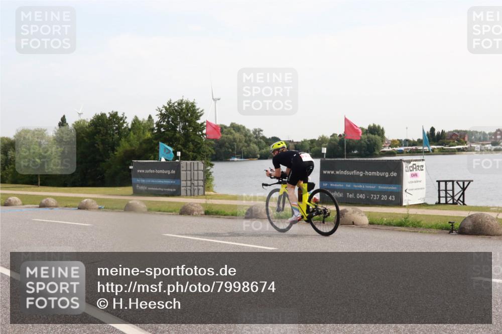 15.06.2025 - 27. Vierlanden-Triathlon H.Heesch http://msf.ph/oto/7998674 15.06.2025 09:53:15 Radfahren 222 meine-sportfotos.de