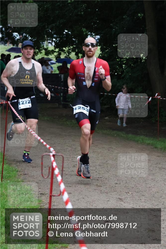 21.06.2025 - 27. Vierlanden-Triathlon Lena Gebhardt http://msf.ph/oto/7998712 15.06.2025 13:57:48 Laufen 1272, 1253 meine-sportfotos.de