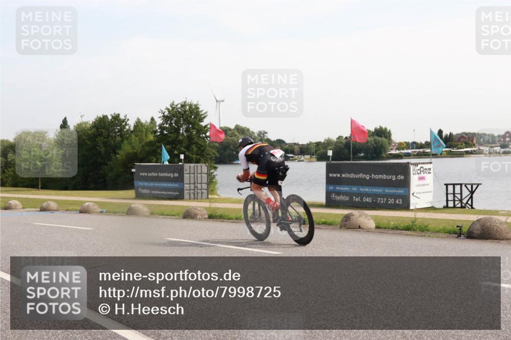 15.06.2025 - 27. Vierlanden-Triathlon H.Heesch http://msf.ph/oto/7998725 15.06.2025 09:54:24 Radfahren 30, 64, 73, 94, 128, 248 meine-sportfotos.de