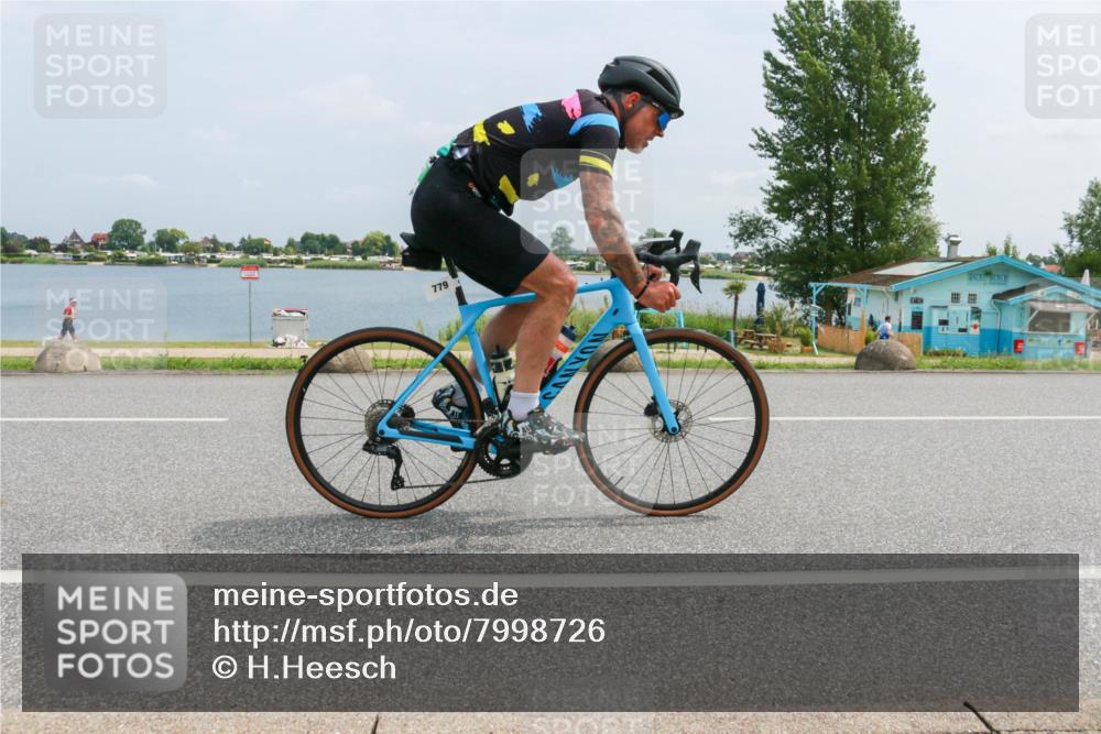 21.06.2025 - 27. Vierlanden-Triathlon H.Heesch http://msf.ph/oto/7998726 15.06.2025 12:31:35 Radfahren 779 meine-sportfotos.de