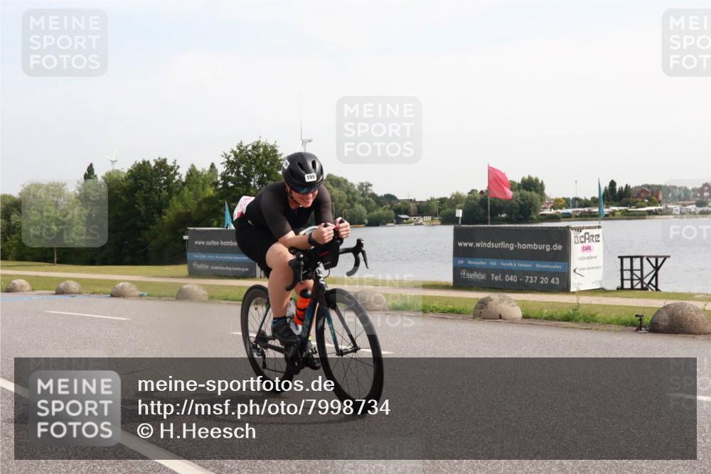 15.06.2025 - 27. Vierlanden-Triathlon H.Heesch http://msf.ph/oto/7998734 15.06.2025 09:54:31 Radfahren 43, 49, 73, 122, 128, 199 meine-sportfotos.de