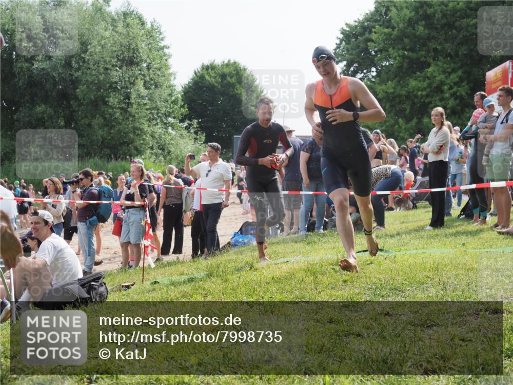 15.06.2025 - 27. Vierlanden-Triathlon KatJ http://msf.ph/oto/7998735 15.06.2025 09:56:12 Schwimmen 268, 277, 285, 312, 315, 349, 357 meine-sportfotos.de