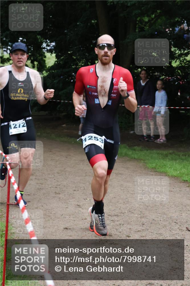 21.06.2025 - 27. Vierlanden-Triathlon Lena Gebhardt http://msf.ph/oto/7998741 15.06.2025 13:57:49 Laufen 1272, 1253 meine-sportfotos.de