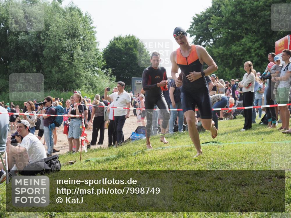 15.06.2025 - 27. Vierlanden-Triathlon KatJ http://msf.ph/oto/7998749 15.06.2025 09:56:12 Schwimmen 268, 277, 285, 312, 315, 349, 357 meine-sportfotos.de
