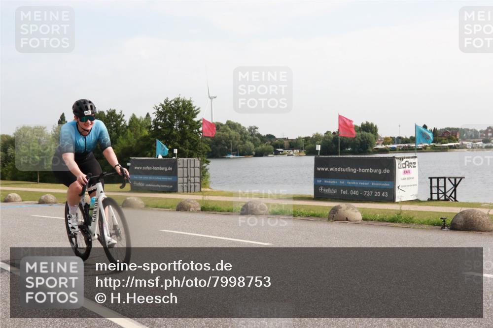 15.06.2025 - 27. Vierlanden-Triathlon H.Heesch http://msf.ph/oto/7998753 15.06.2025 09:55:03 Radfahren  meine-sportfotos.de