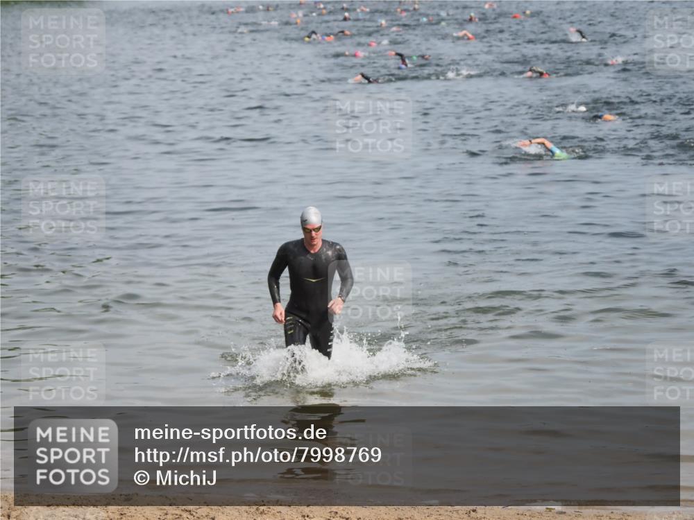 21.06.2025 - 27. Vierlanden-Triathlon MichiJ http://msf.ph/oto/7998769 15.06.2026 10:03:12 Schwimmen 406 meine-sportfotos.de