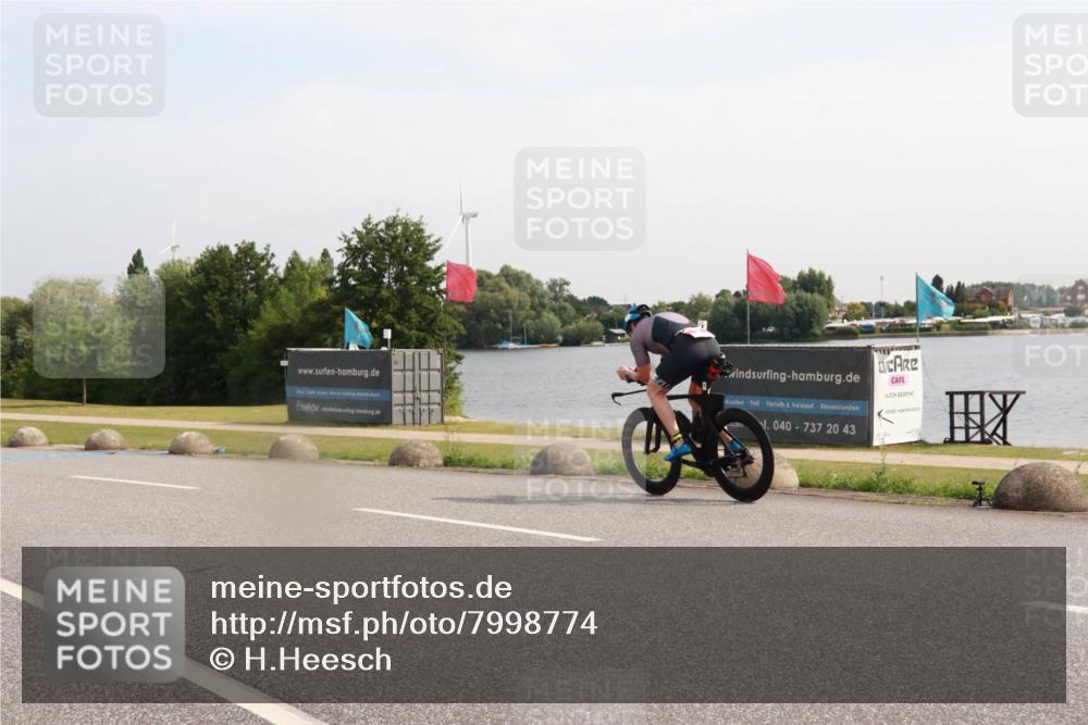 15.06.2025 - 27. Vierlanden-Triathlon H.Heesch http://msf.ph/oto/7998774 15.06.2025 09:55:41 Radfahren 2, 58, 237 meine-sportfotos.de