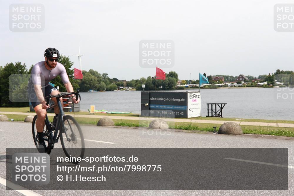 21.06.2025 - 27. Vierlanden-Triathlon H.Heesch http://msf.ph/oto/7998775 15.06.2025 11:37:51 Radfahren 683, 691, 759 meine-sportfotos.de