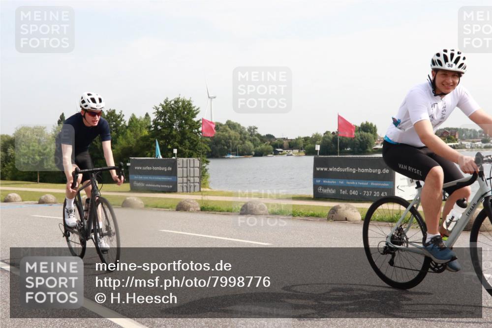 15.06.2025 - 27. Vierlanden-Triathlon H.Heesch http://msf.ph/oto/7998776 15.06.2025 09:55:44 Radfahren 2, 58, 237 meine-sportfotos.de