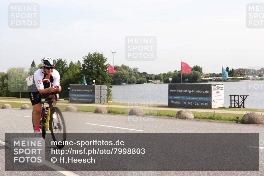 15.06.2025 - 27. Vierlanden-Triathlon H.Heesch http://msf.ph/oto/7998803 15.06.2025 09:56:10 Radfahren 11, 59, 191, 250 meine-sportfotos.de