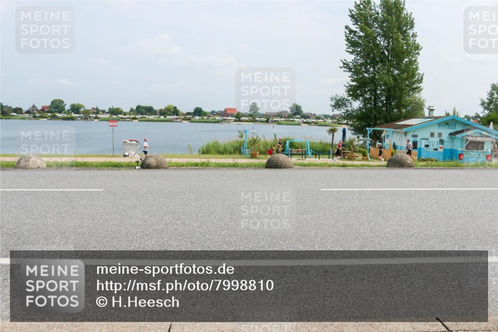 21.06.2025 - 27. Vierlanden-Triathlon H.Heesch http://msf.ph/oto/7998810 15.06.2025 12:31:41 Radfahren 785, 1000, 1001, 1002, 1003 meine-sportfotos.de