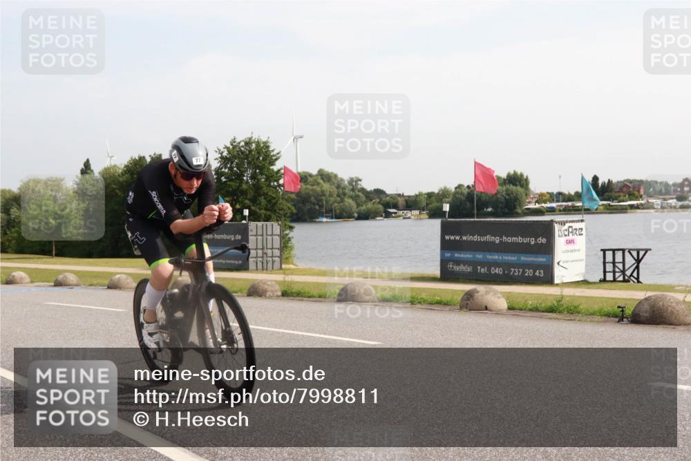 15.06.2025 - 27. Vierlanden-Triathlon H.Heesch http://msf.ph/oto/7998811 15.06.2025 09:56:19 Radfahren 9, 45, 77 meine-sportfotos.de