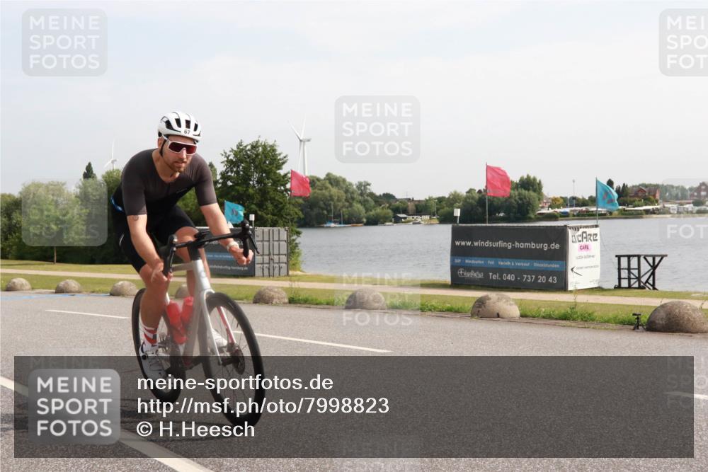 15.06.2025 - 27. Vierlanden-Triathlon H.Heesch http://msf.ph/oto/7998823 15.06.2025 09:56:48 Radfahren 67 meine-sportfotos.de