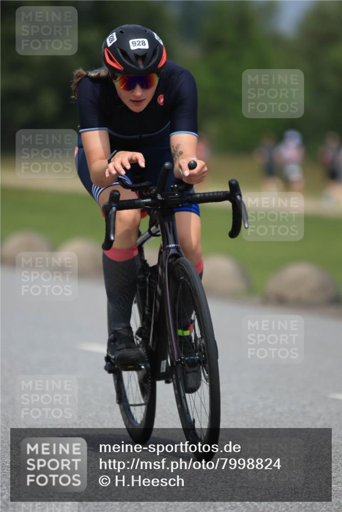 21.06.2025 - 27. Vierlanden-Triathlon H.Heesch http://msf.ph/oto/7998824 15.06.2025 12:29:32 Radfahren 928 meine-sportfotos.de