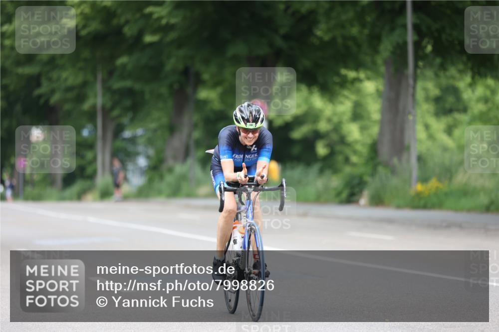 15.06.2025 - 7 Türme Triathlon Yannick Fuchs http://msf.ph/oto/7998826 15.06.2025 12:20:16 Radfahren 248, 397, 583, 657 meine-sportfotos.de