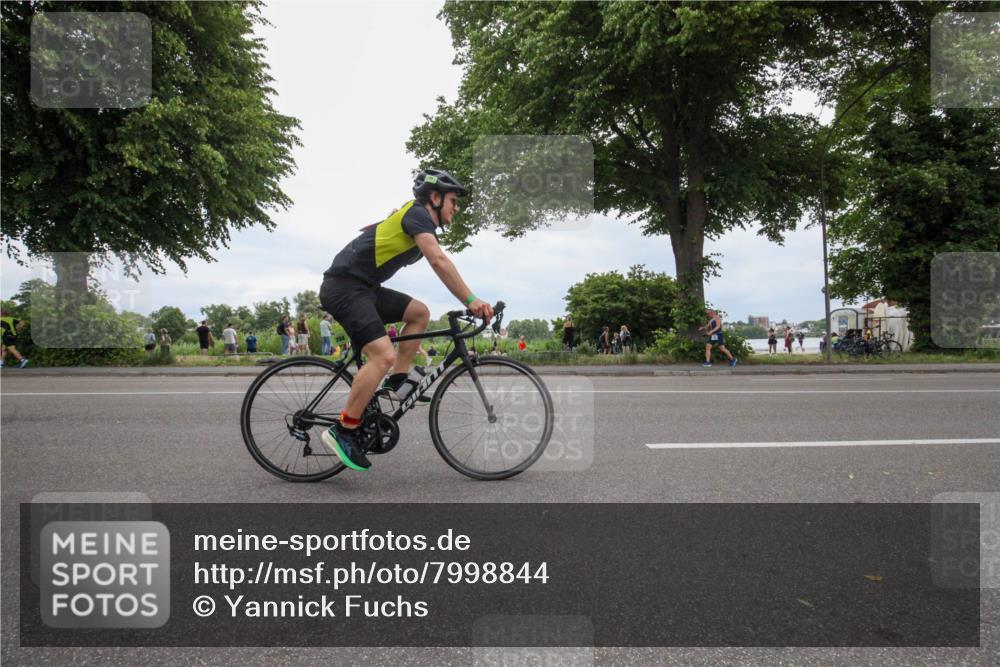 15.06.2025 - 7 Türme Triathlon Yannick Fuchs http://msf.ph/oto/7998844 15.06.2025 14:08:46 Radfahren 294, 838 meine-sportfotos.de