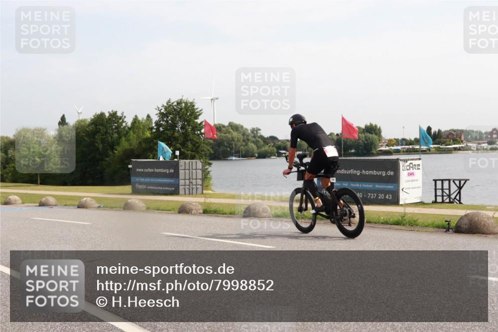 15.06.2025 - 27. Vierlanden-Triathlon H.Heesch http://msf.ph/oto/7998852 15.06.2025 09:57:43 Radfahren 176 meine-sportfotos.de