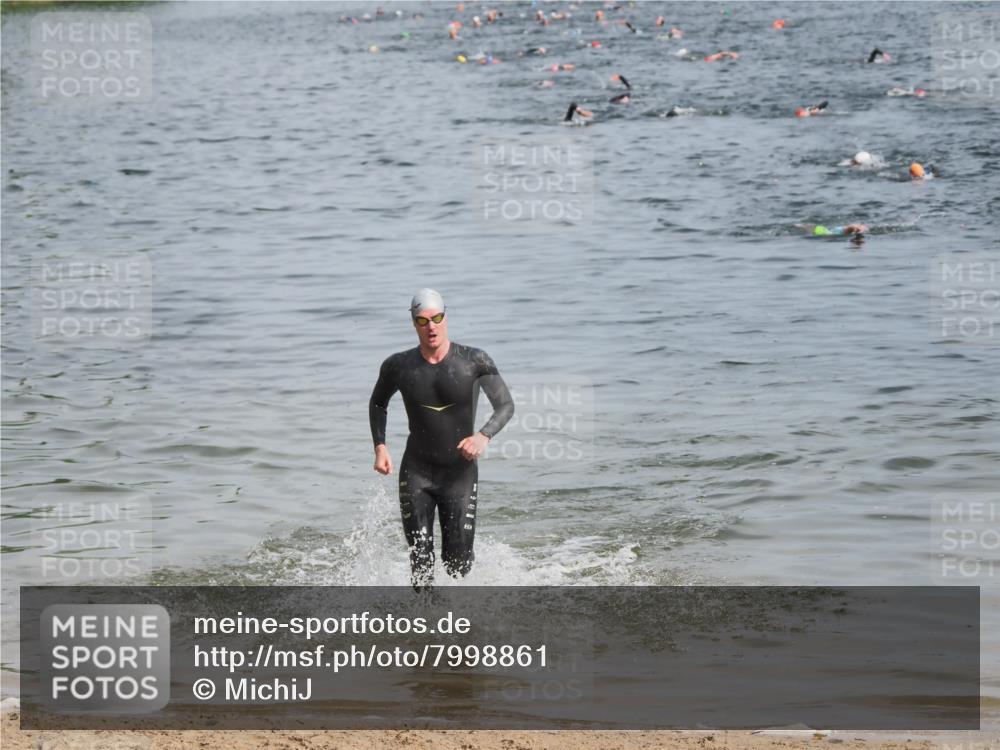 21.06.2025 - 27. Vierlanden-Triathlon MichiJ http://msf.ph/oto/7998861 15.06.2026 10:03:13 Schwimmen 406 meine-sportfotos.de