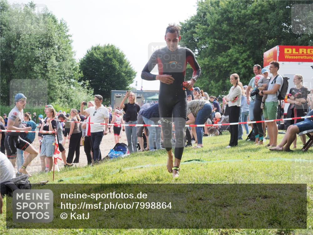 15.06.2025 - 27. Vierlanden-Triathlon KatJ http://msf.ph/oto/7998864 15.06.2025 09:56:13 Schwimmen 268, 277, 285, 314, 315, 349, 357 meine-sportfotos.de