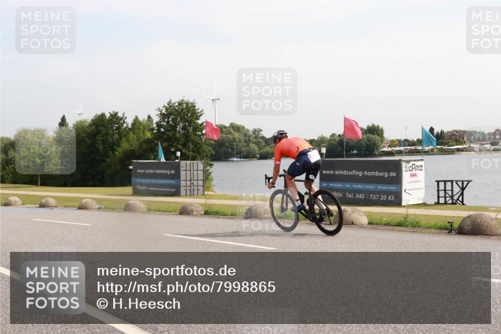 15.06.2025 - 27. Vierlanden-Triathlon H.Heesch http://msf.ph/oto/7998865 15.06.2025 09:57:50 Radfahren 129, 176 meine-sportfotos.de