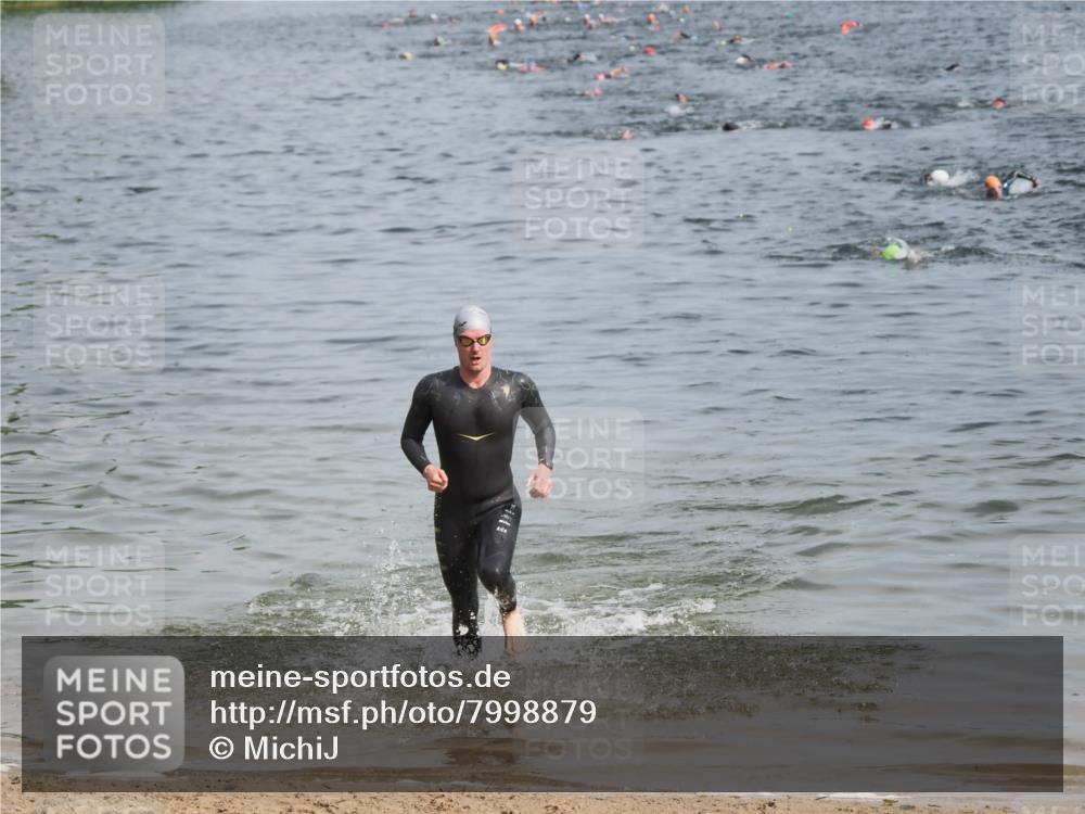 21.06.2025 - 27. Vierlanden-Triathlon MichiJ http://msf.ph/oto/7998879 15.06.2026 10:03:13 Schwimmen 406 meine-sportfotos.de