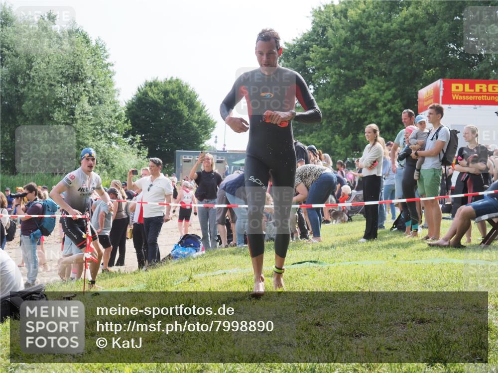 15.06.2025 - 27. Vierlanden-Triathlon KatJ http://msf.ph/oto/7998890 15.06.2025 09:56:14 Schwimmen 268, 277, 285, 314, 315, 349, 357 meine-sportfotos.de