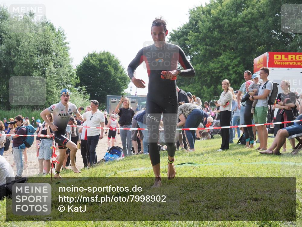 15.06.2025 - 27. Vierlanden-Triathlon KatJ http://msf.ph/oto/7998902 15.06.2025 09:56:14 Schwimmen 268, 277, 285, 314, 315, 349, 357 meine-sportfotos.de