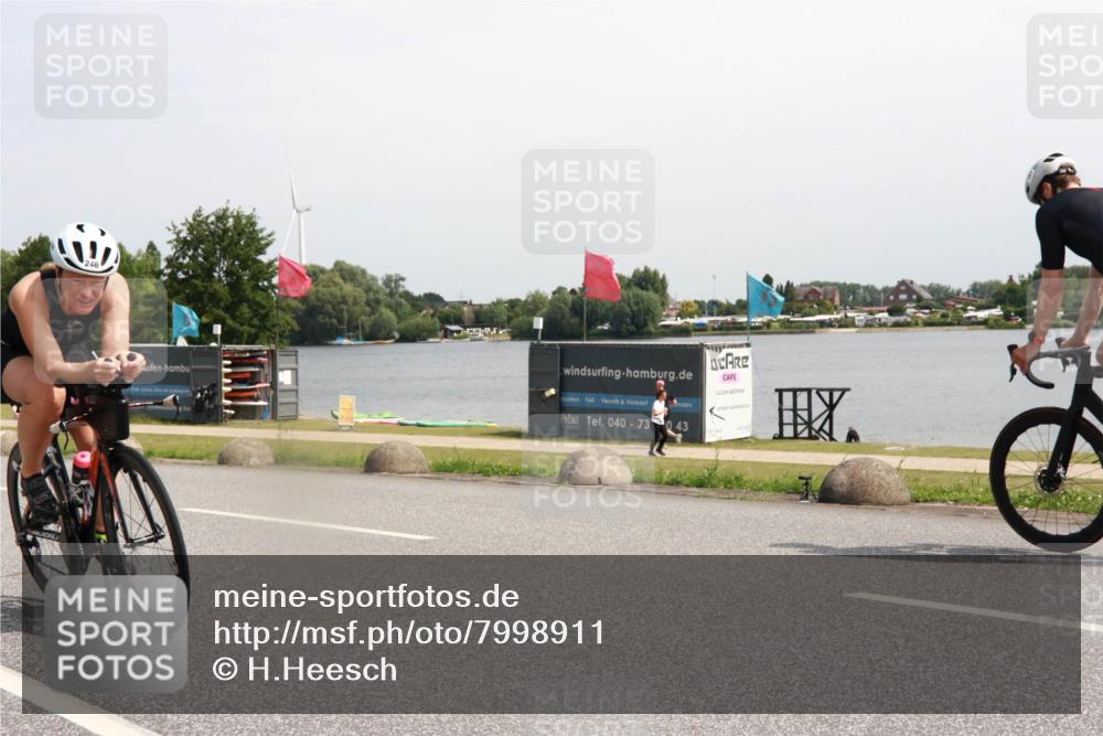 21.06.2025 - 27. Vierlanden-Triathlon H.Heesch http://msf.ph/oto/7998911 15.06.2025 11:38:25 Radfahren 226, 246 meine-sportfotos.de