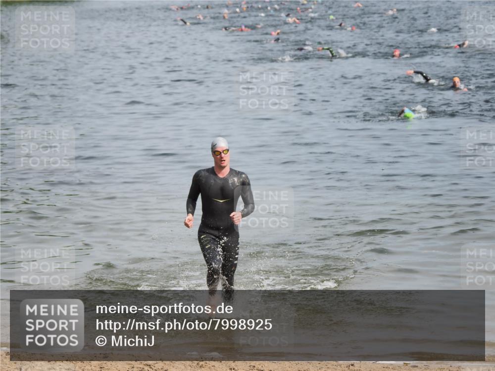 21.06.2025 - 27. Vierlanden-Triathlon MichiJ http://msf.ph/oto/7998925 15.06.2026 10:03:14 Schwimmen 406 meine-sportfotos.de