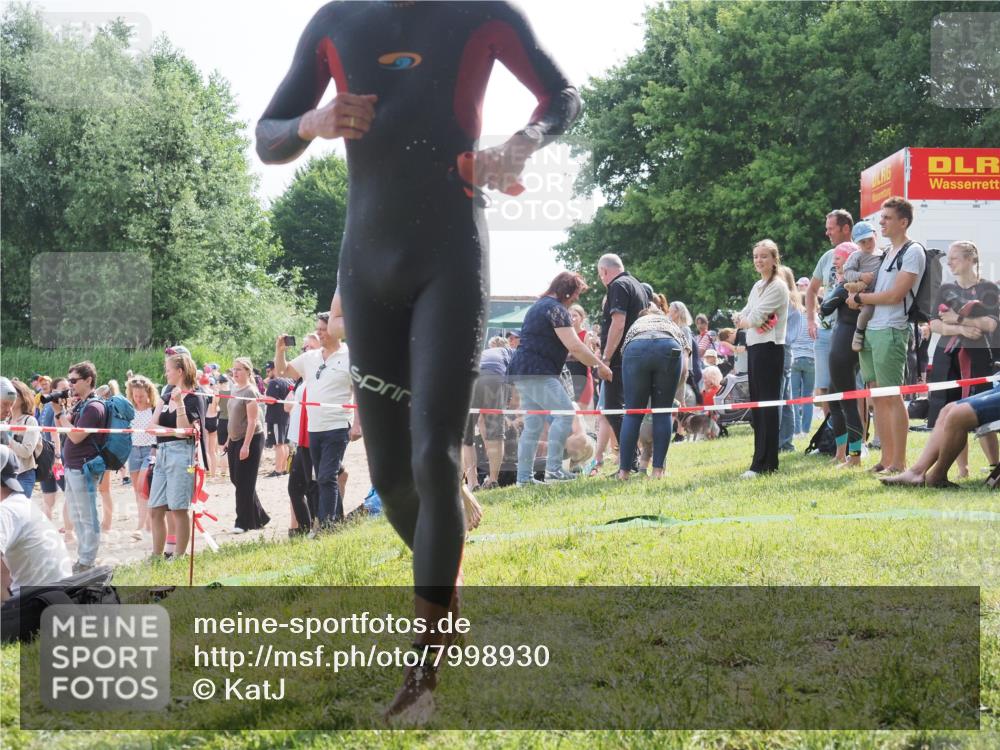 15.06.2025 - 27. Vierlanden-Triathlon KatJ http://msf.ph/oto/7998930 15.06.2025 09:56:15 Schwimmen 268, 277, 285, 314, 315, 323, 349, 357 meine-sportfotos.de