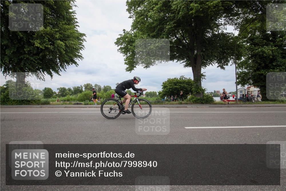 15.06.2025 - 7 Türme Triathlon Yannick Fuchs http://msf.ph/oto/7998940 15.06.2025 14:18:37 Radfahren  meine-sportfotos.de