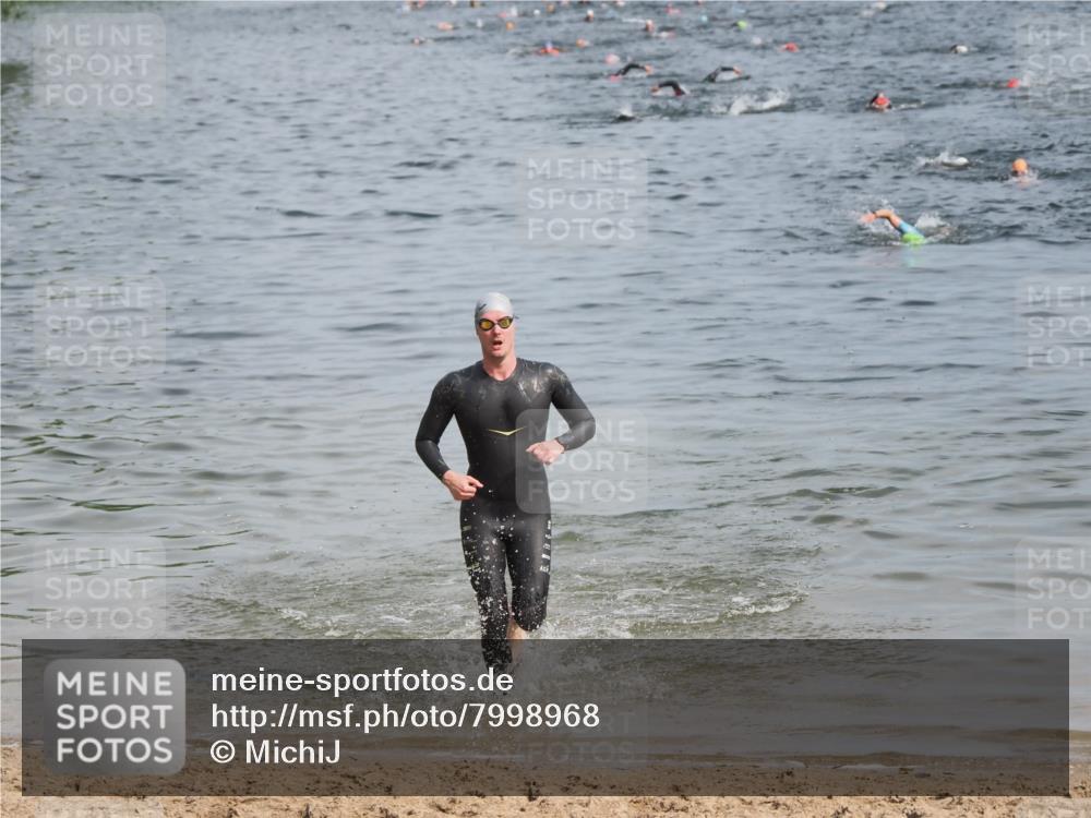 21.06.2025 - 27. Vierlanden-Triathlon MichiJ http://msf.ph/oto/7998968 15.06.2026 10:03:14 Schwimmen 406 meine-sportfotos.de